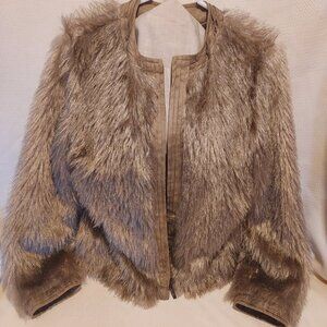 INTERNATIONAL CONCEPTS INC SIZE M (10-12 ZIP FRONT CROPPED  TAN FAUX FUR JACKET